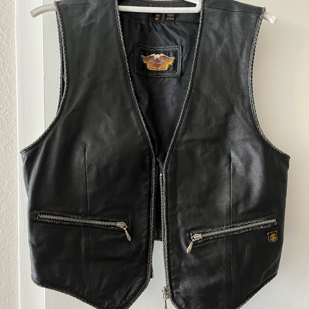 Black Leather Harley Davidson Vest with Zipper Pockets